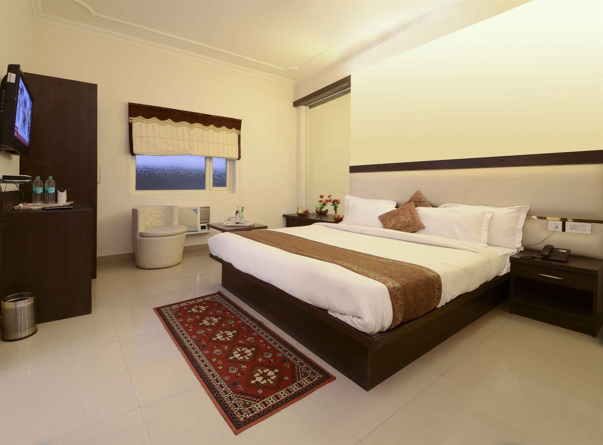 Fabhotel Plus Maniram Palace Agra  Exterior foto